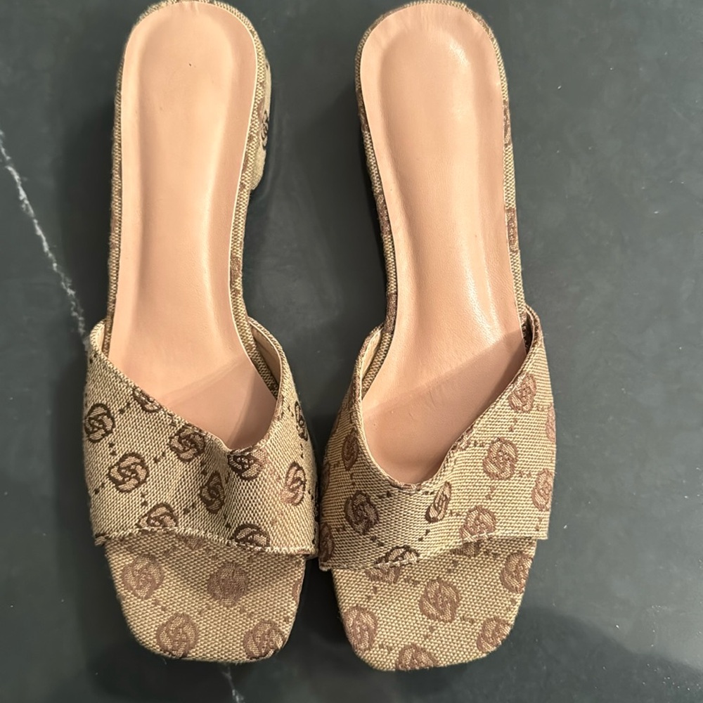 NWOT never worn loafer style flats 
Great for work or play!